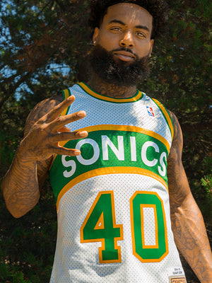 Depicts Sonics Jersey